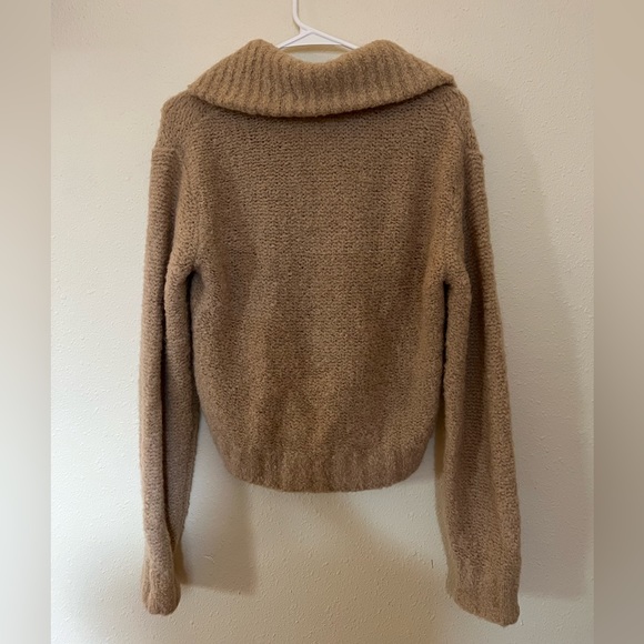 Aritzia “Wilfred Free” Gwyneth Sweater - Picture 2 of 3